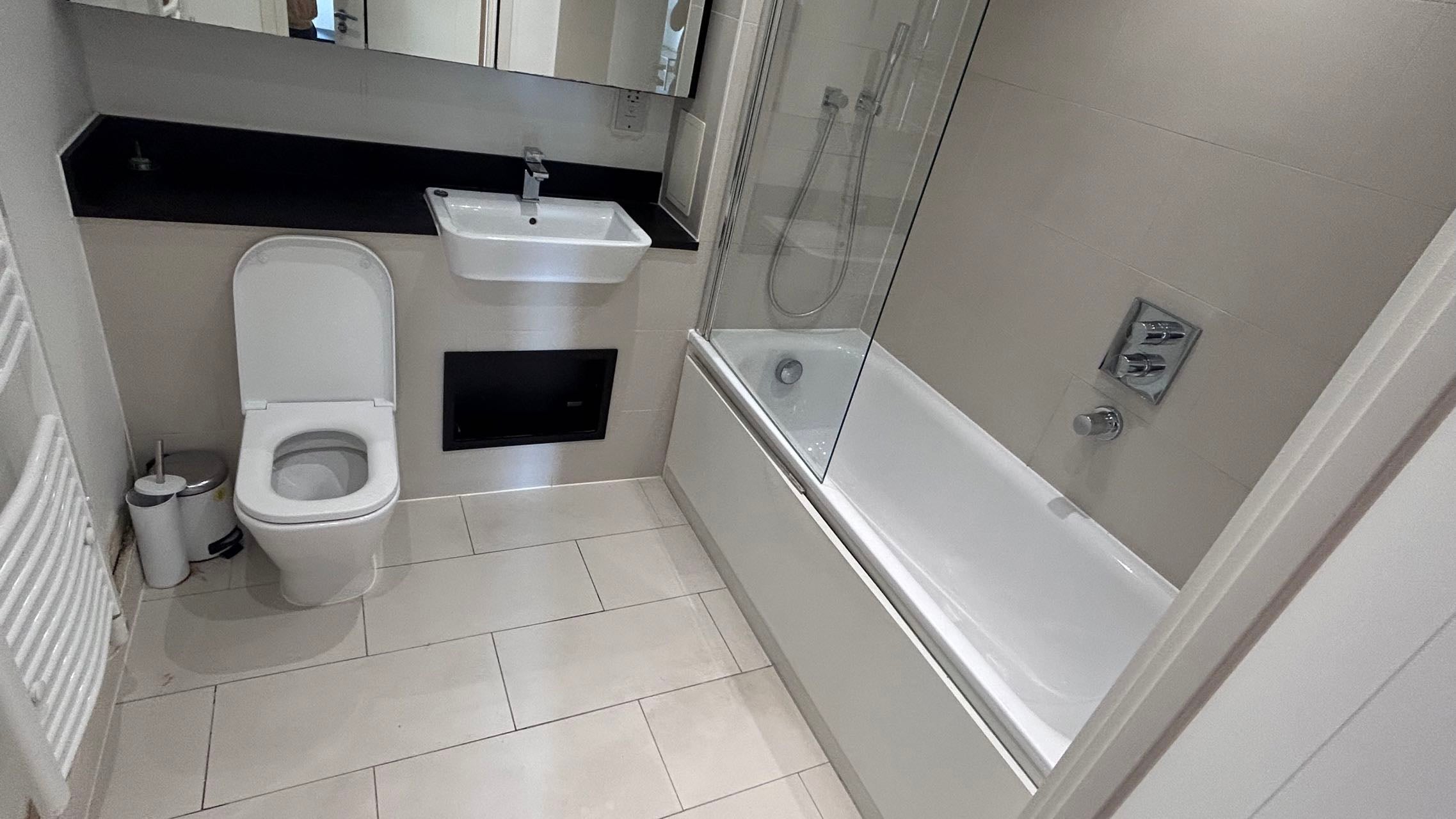 Flat Hannaford Walk in Greater London