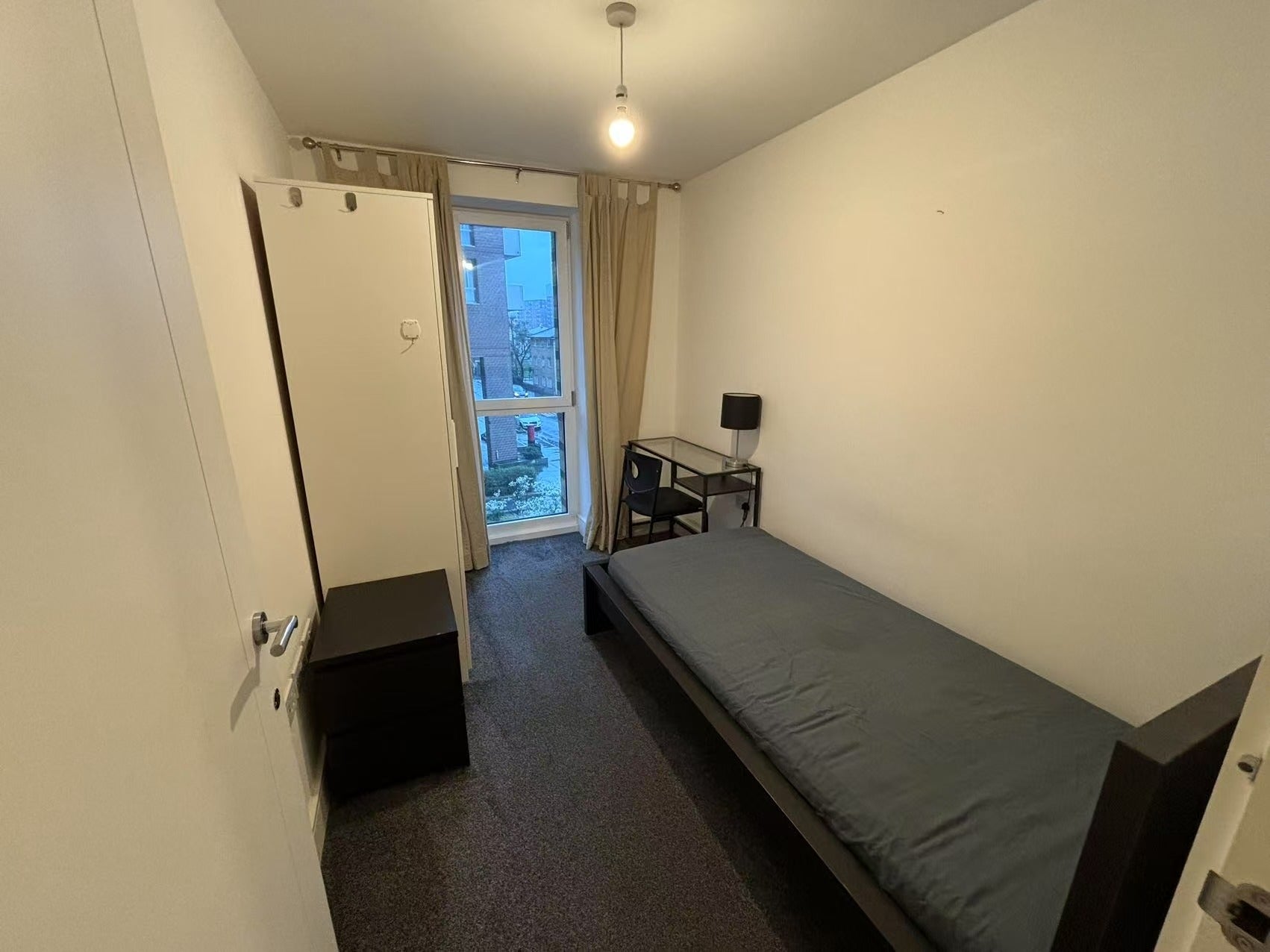 Flat Hannaford Walk in Greater London