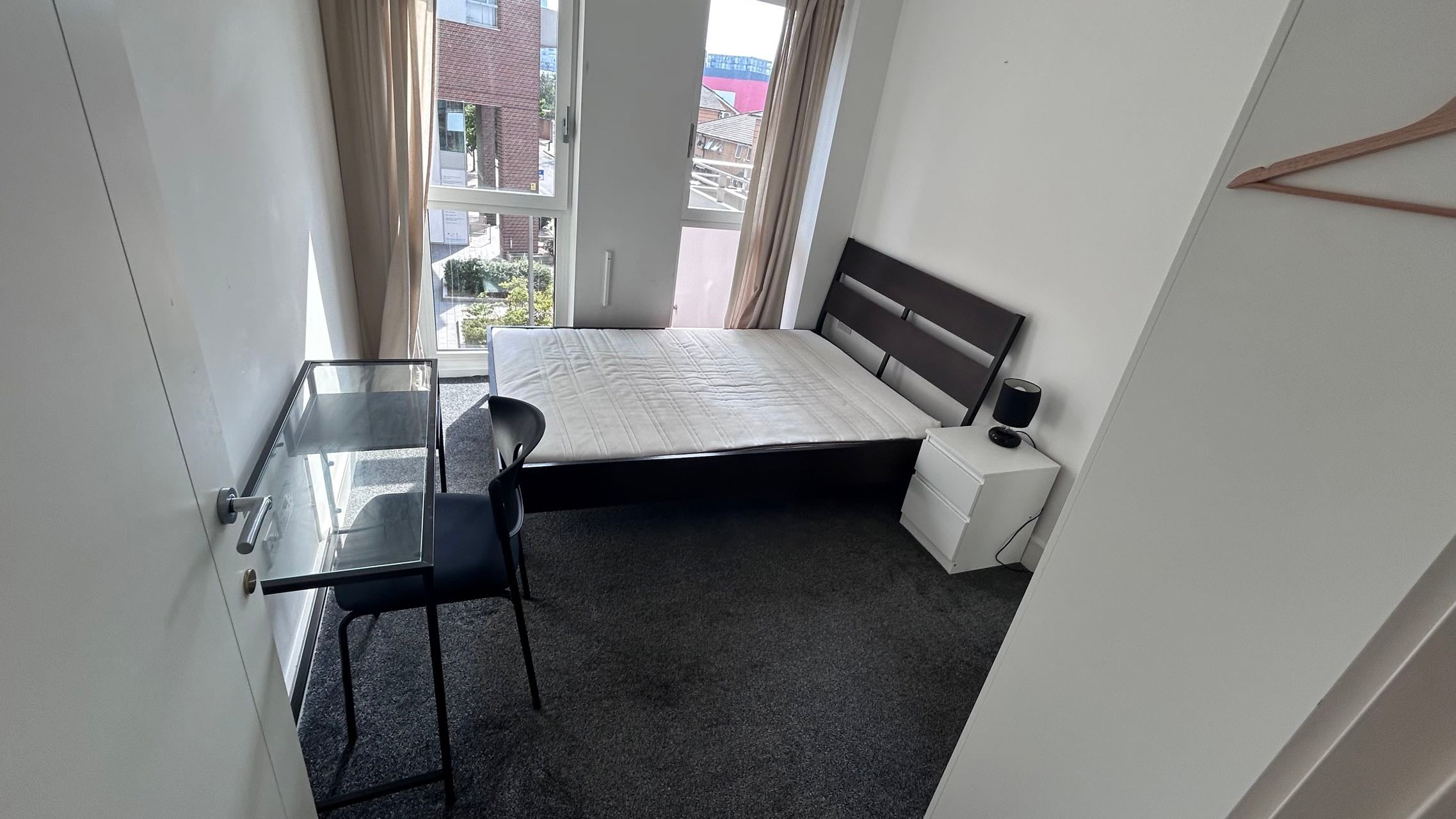 Flat Hannaford Walk in Greater London