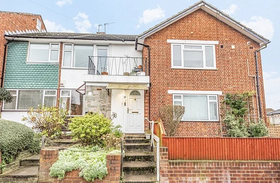 Flat Stuart Road in Greater London