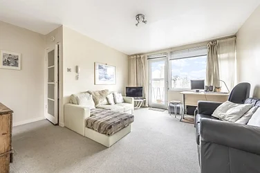 Flat Stuart Road in Greater London