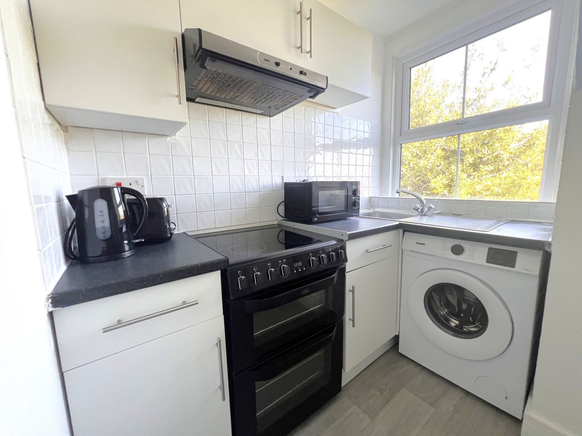 Flat Fairmount Road in Rother