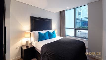 Flat Merchant Square in City of Westminster