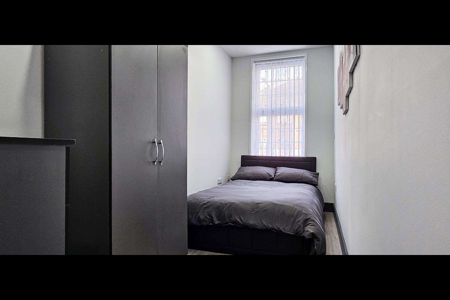 Flat Ealing Road in Greater London