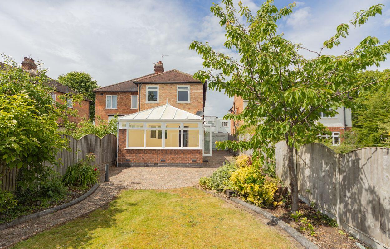 House Highfields Drive in Charnwood