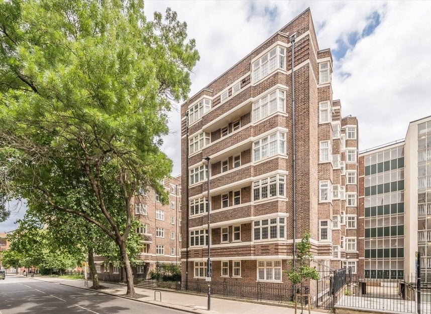 Flat Wakefield Mews in Greater London