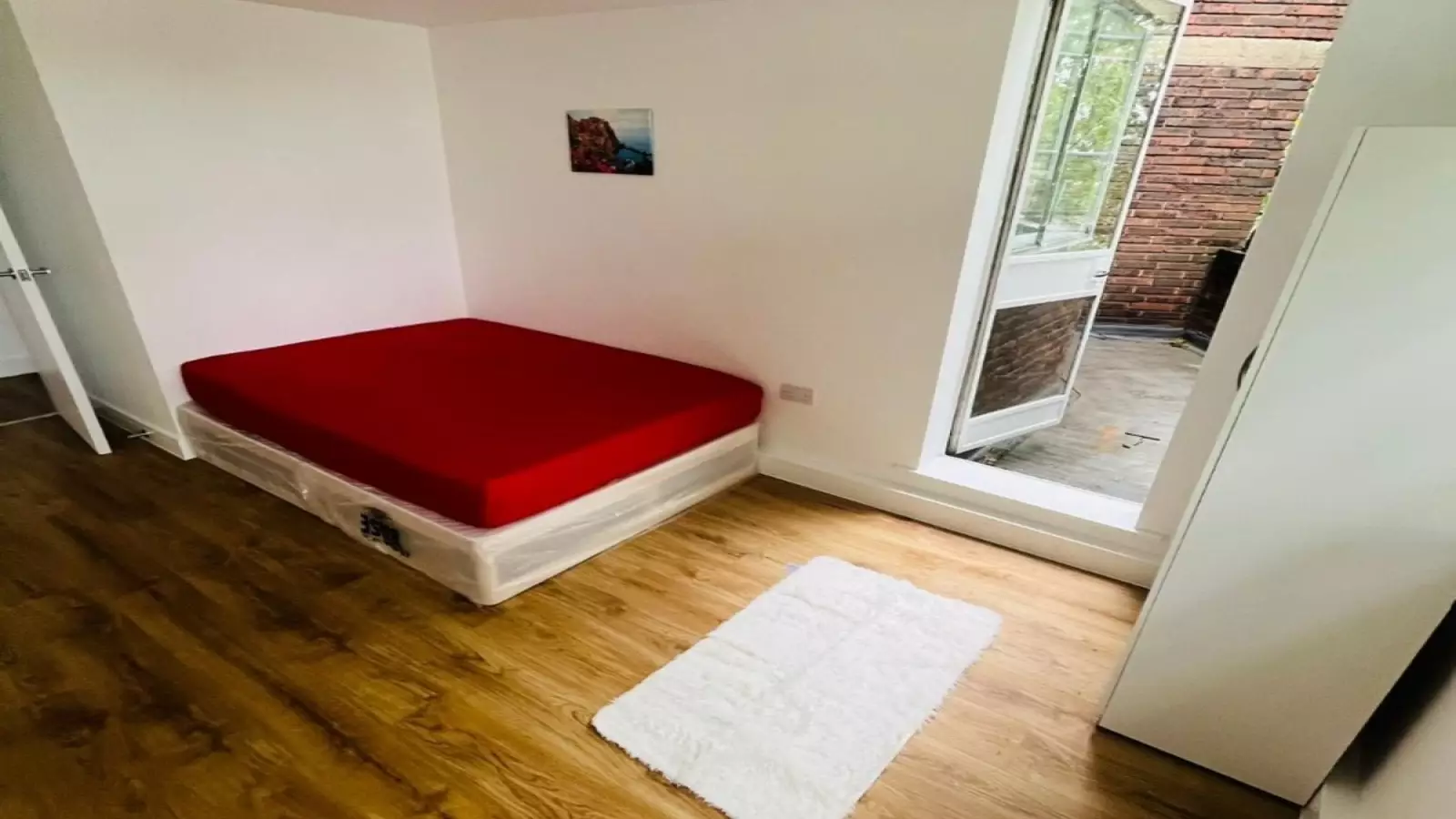Room Treadgold Street in Greater London