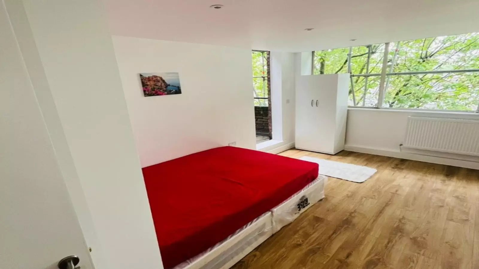 Room Treadgold Street in Greater London
