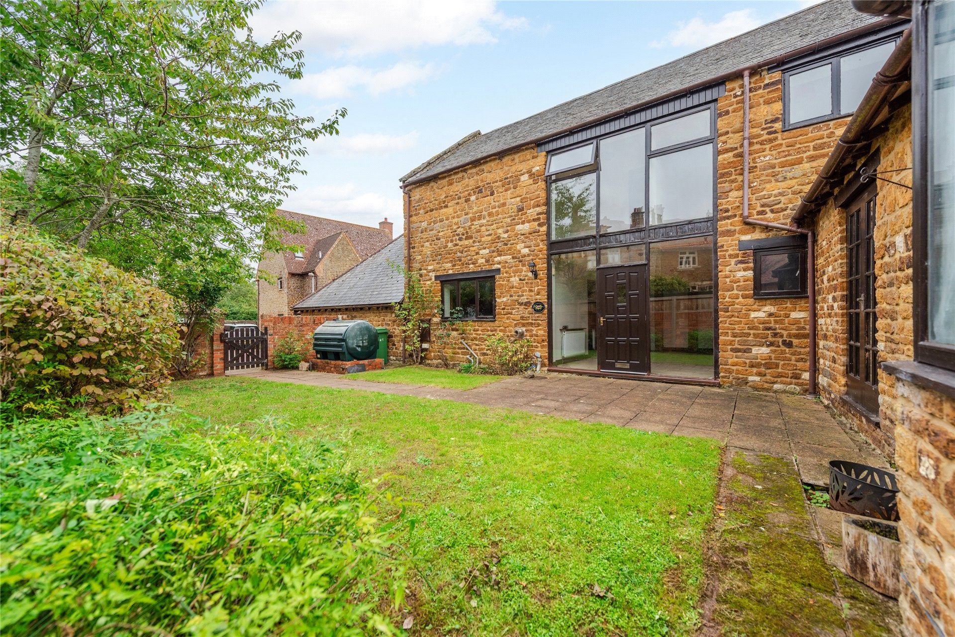 House Poplars Close in Blakesley
