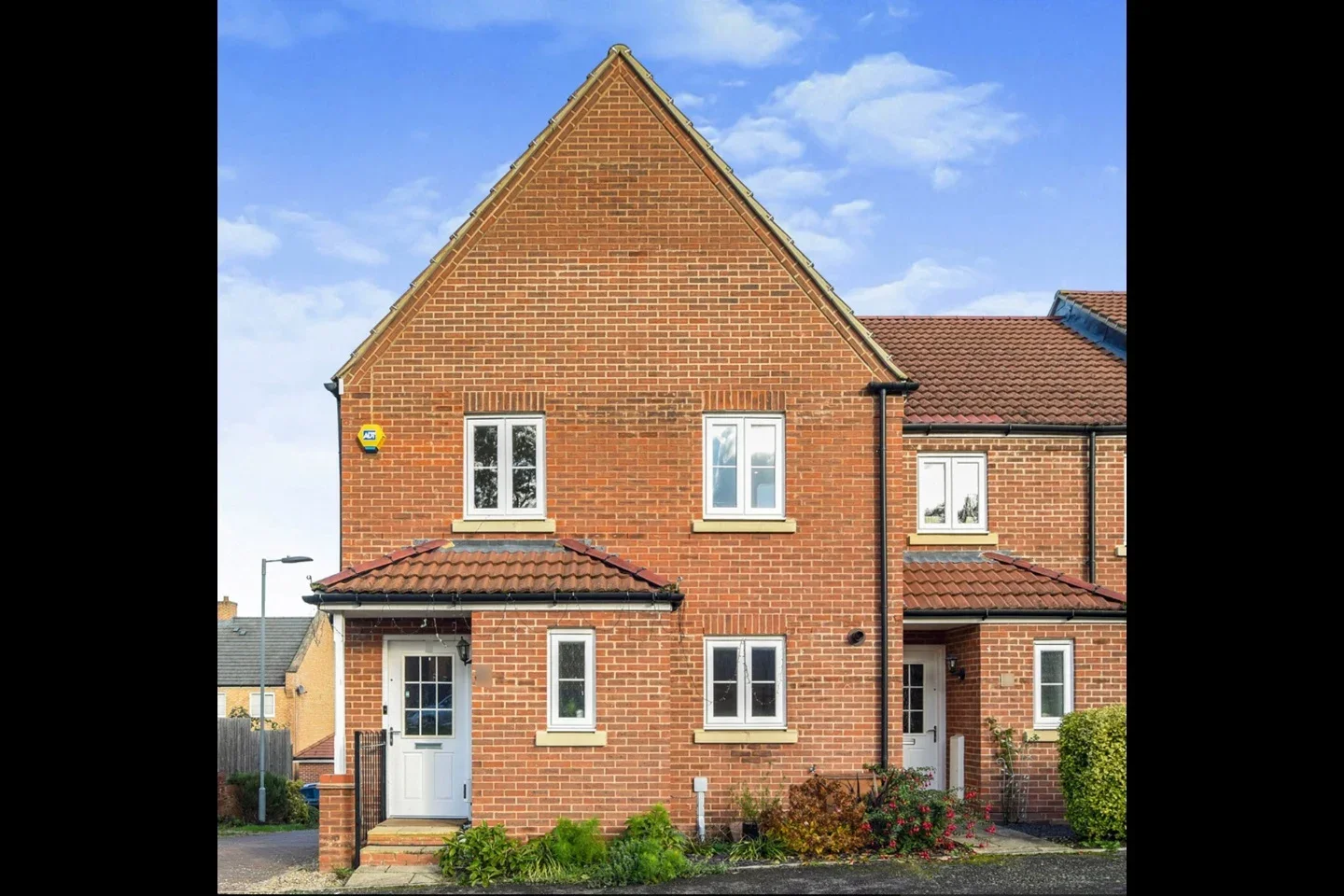 House Siskin Drive in Dacorum