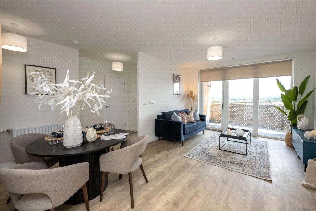 Flat Elmsleigh Road in Borough of Spelthorne