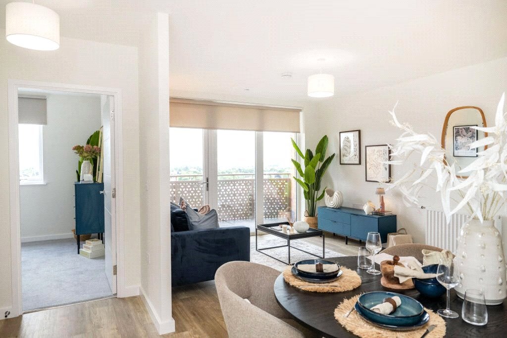 Flat Elmsleigh Road in Borough of Spelthorne