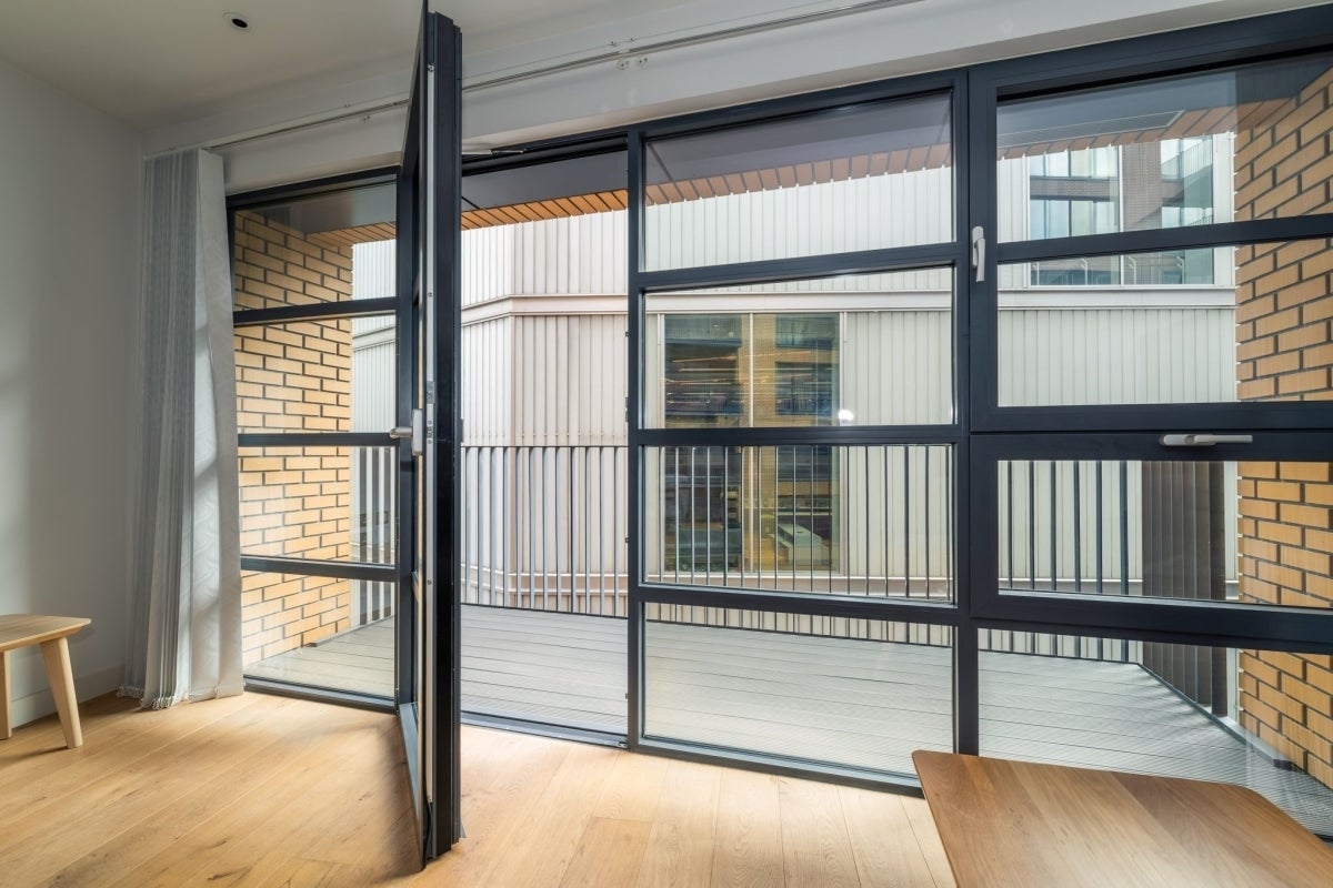 Flat Lyell Street in Greater London