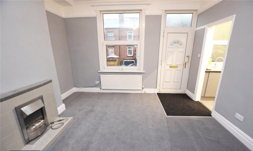Flat Parkfield Row in Leeds