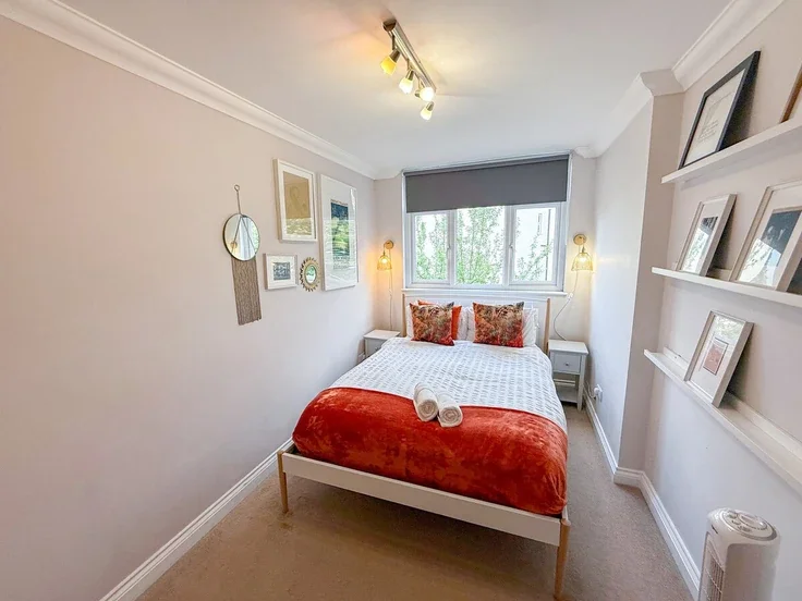 House Palmerston Road in Greater London