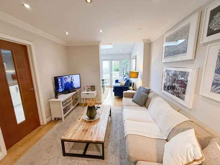 House Palmerston Road in Greater London