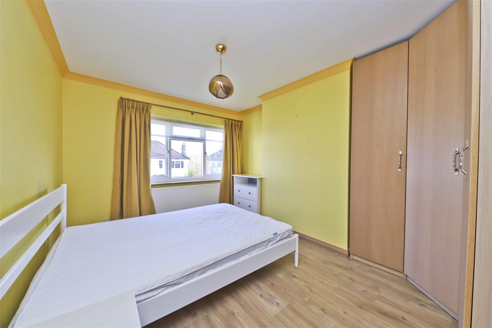 Flat Audley Court in Greater London