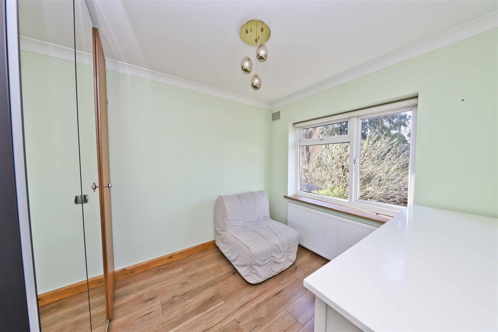 Flat Audley Court in Greater London