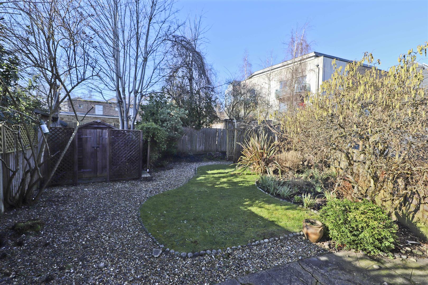 Flat Audley Court in Greater London
