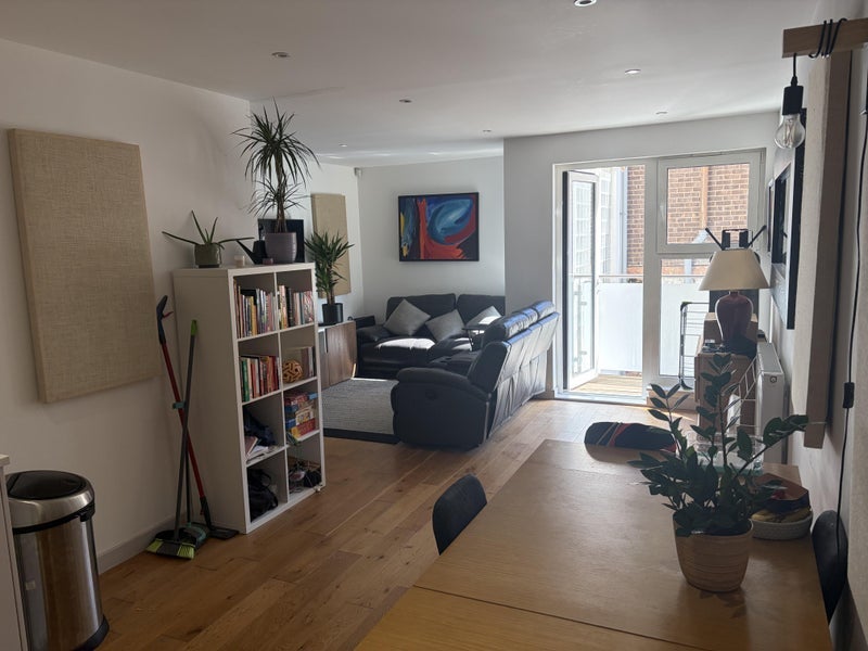 Room Andre Street in Greater London