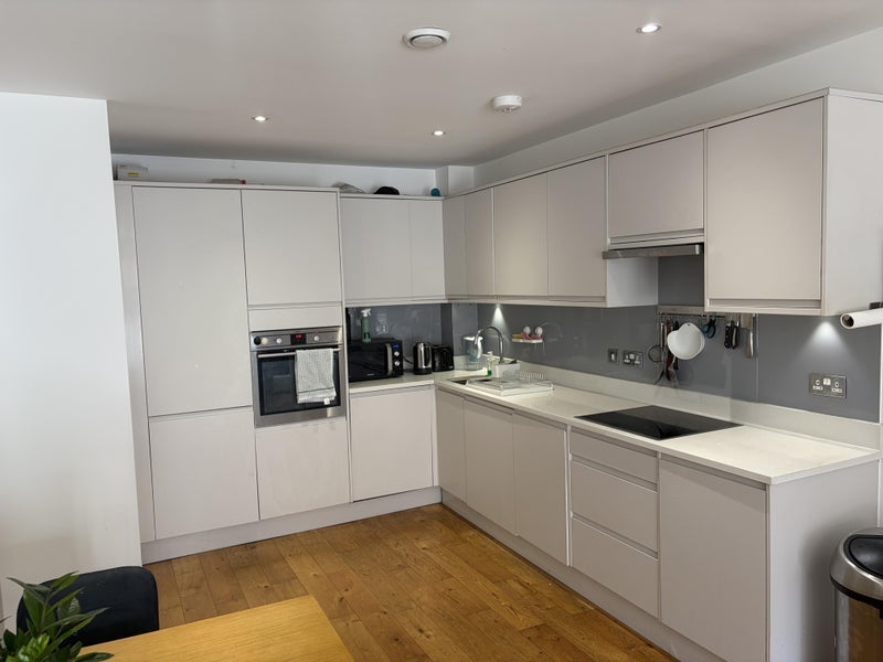 Room Andre Street in Greater London