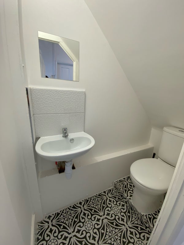 Room East India Dock Road in Greater London