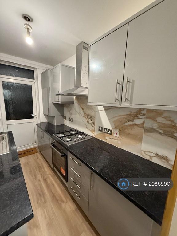Room Pennine Drive in Greater London