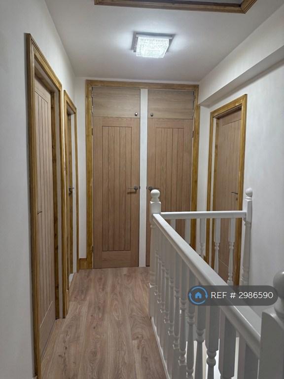 Room Pennine Drive in Greater London
