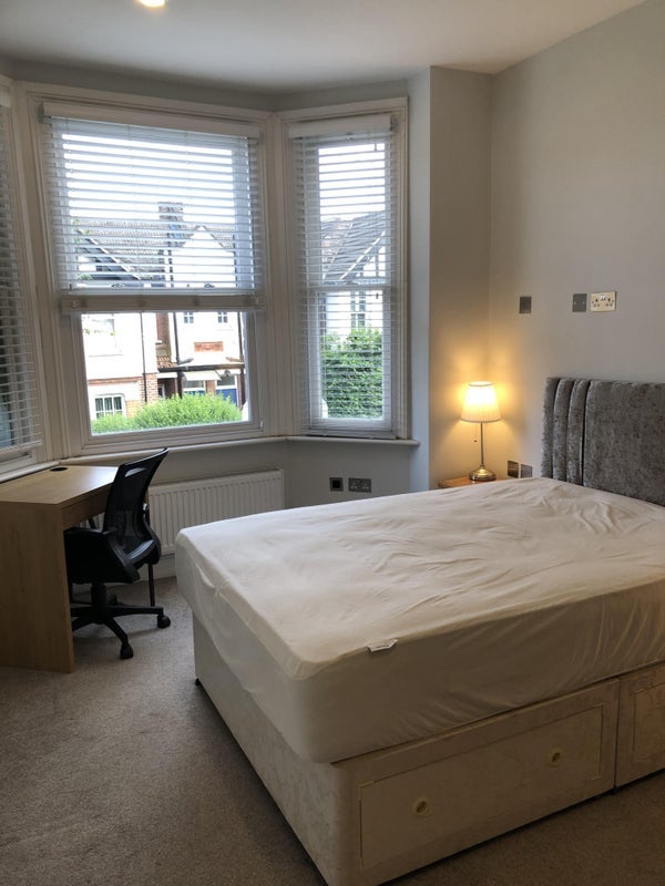 Room Bollo Bridge Road in Greater London
