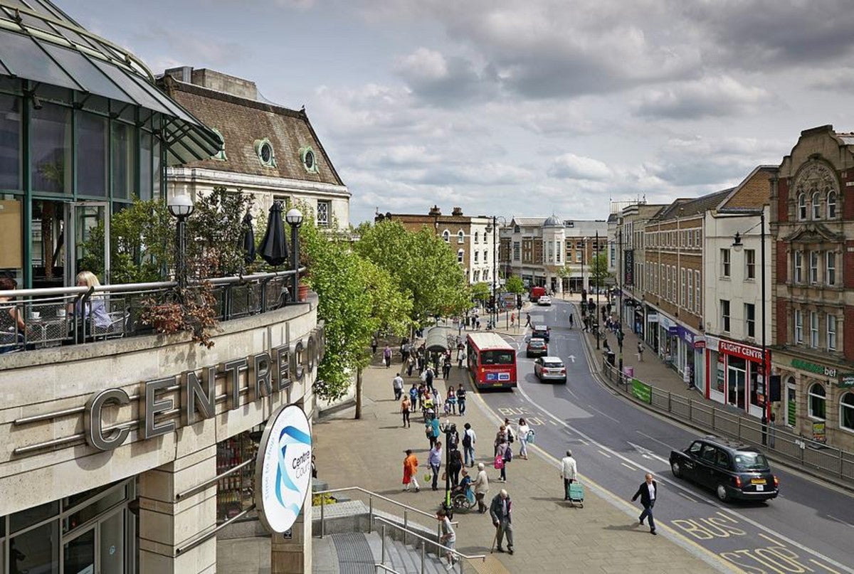 Flat Elm Grove in Greater London