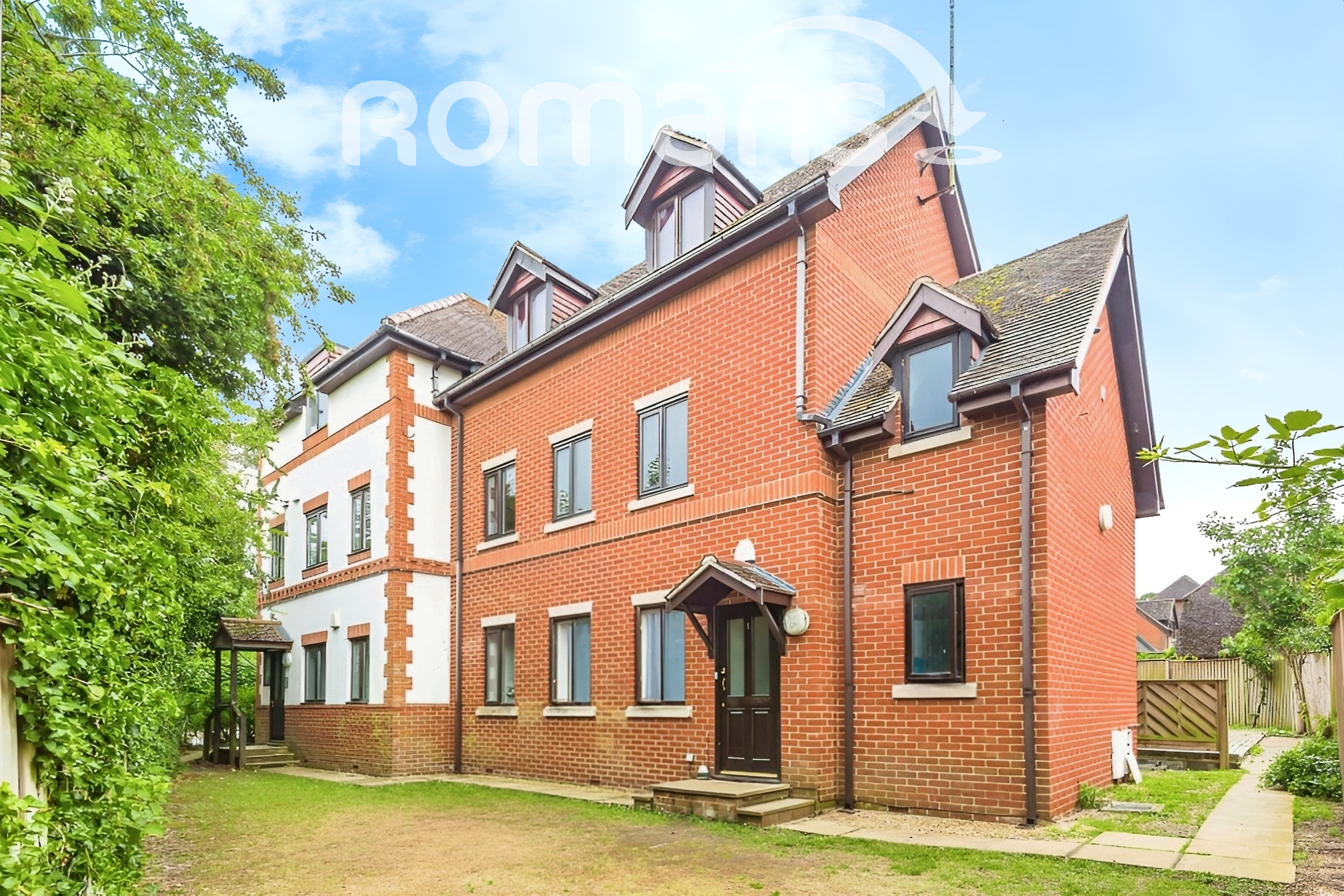Flat Crossborough Gardens in Basingstoke and Deane