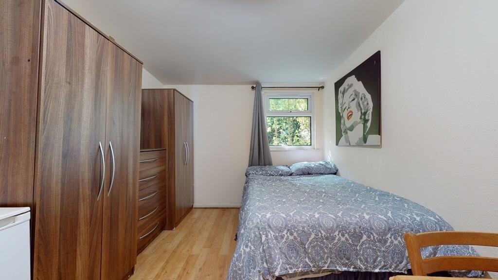 Room Anson Road in Greater London