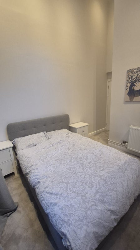 Room Deerpark Road in Manchester