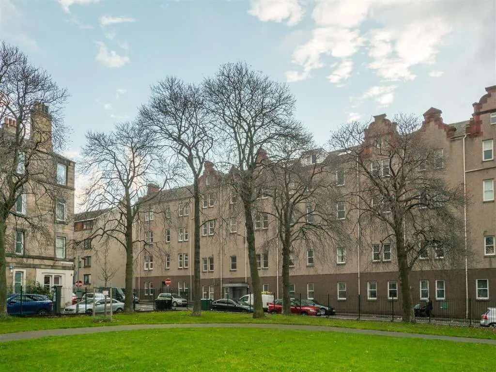 Flat Murieston Road in City of Edinburgh