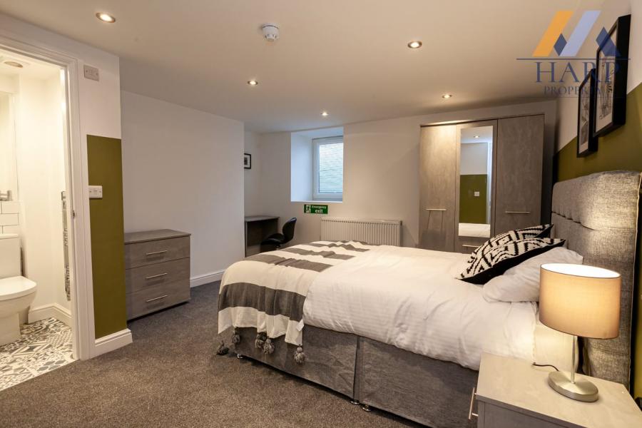 Room Cornall Street in Bury