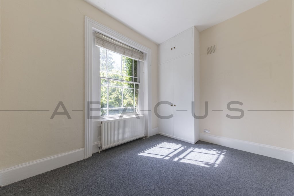 Flat Rosslyn Hill in Greater London