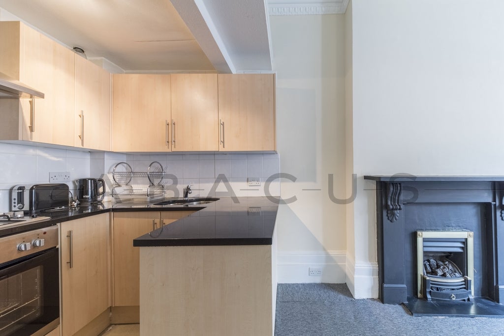 Flat Rosslyn Hill in Greater London