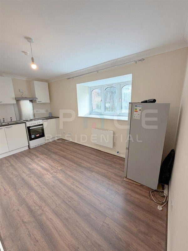 Flat Burrell Close in Greater London