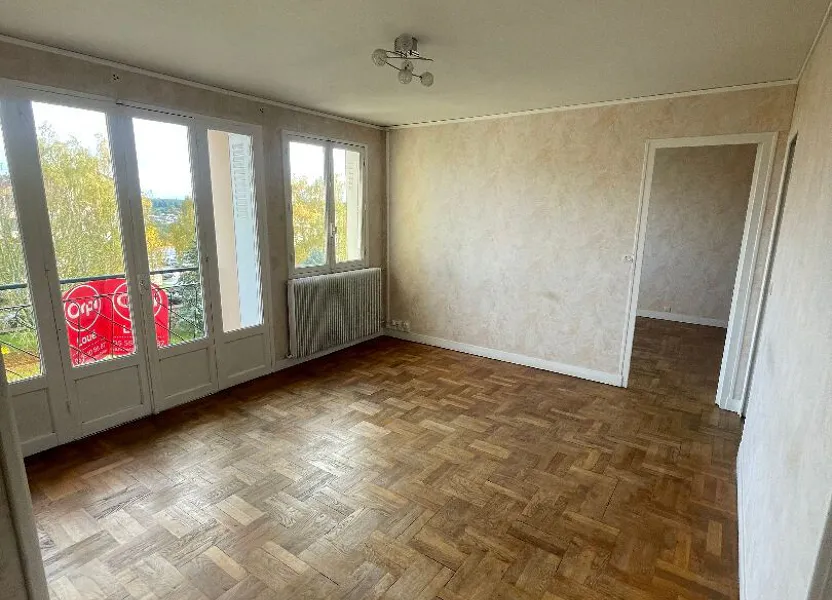 Flat Rue Émile Montégut in Isle