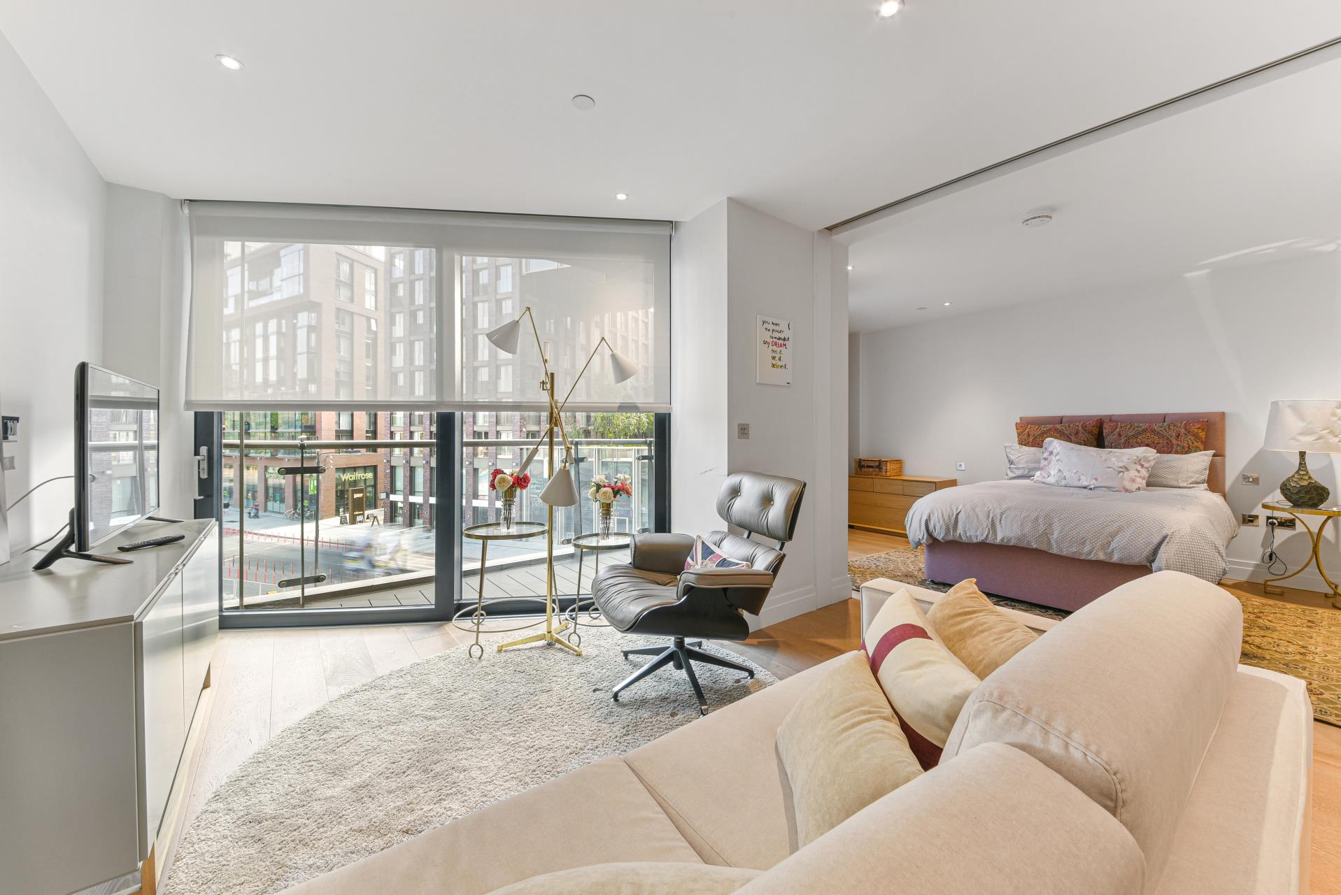 Flat New Mill Road in Greater London