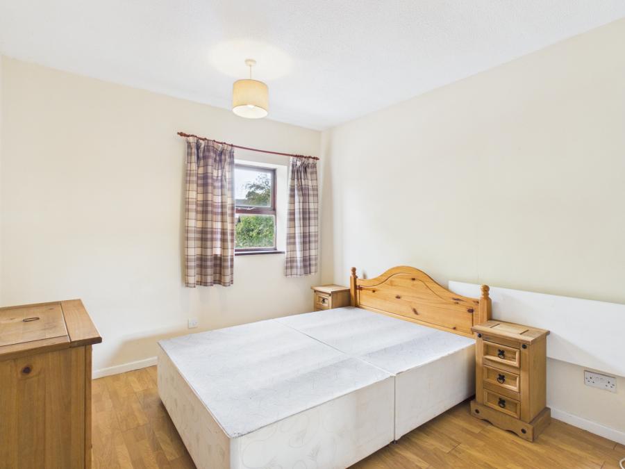 Flat Maryfield Walk in Stoke-on-Trent