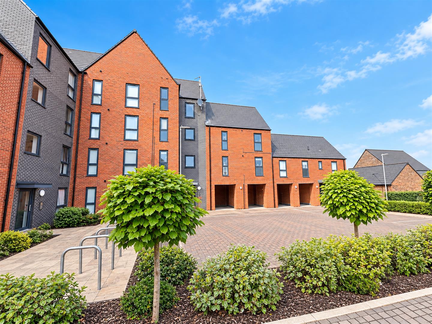 Flat Waterslade Way in Houghton Regis