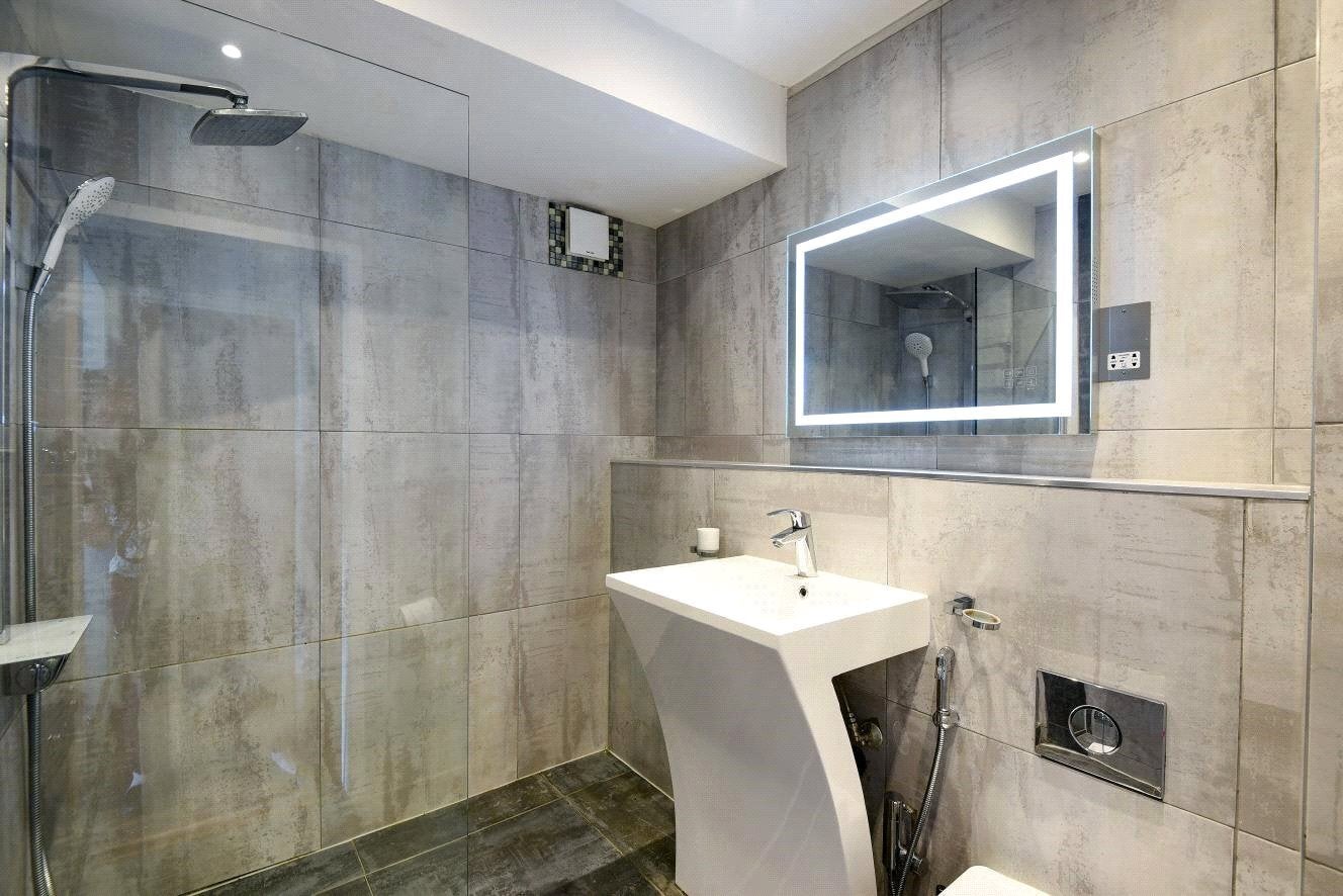 Flat Ovington Gardens in Greater London