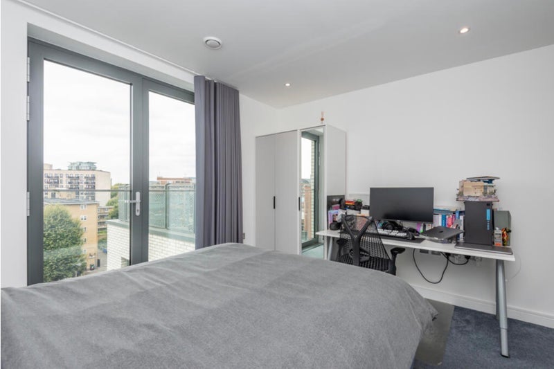 Room Webber Street in Greater London