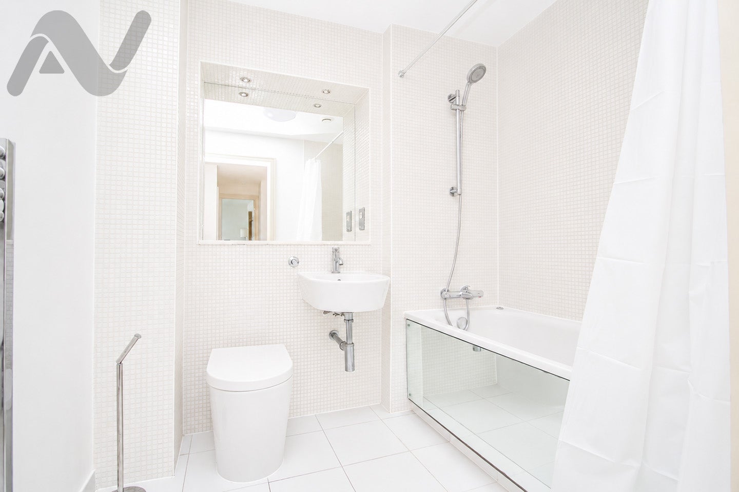 Flat Drayton Park in Greater London