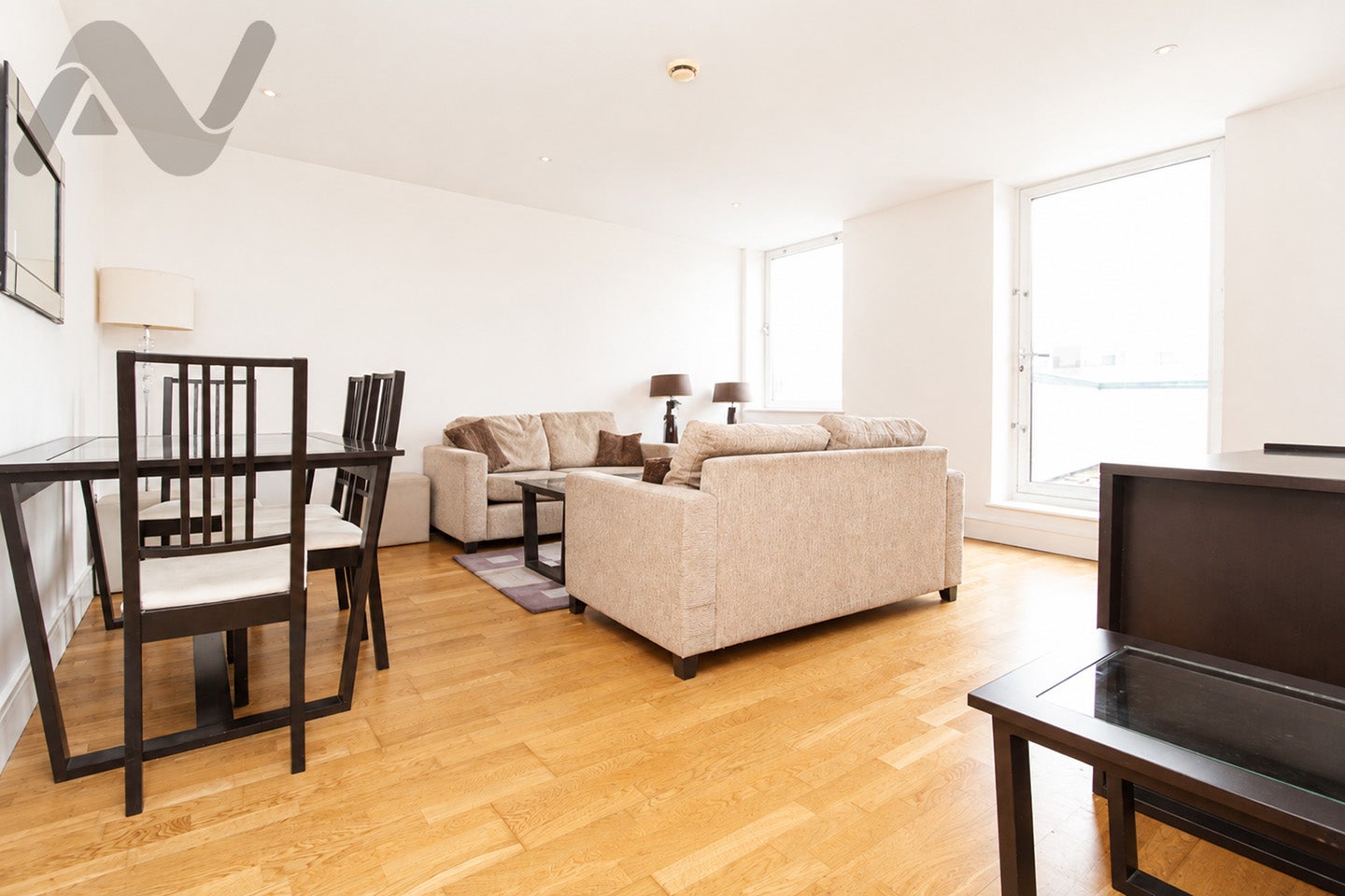 Flat Drayton Park in Greater London
