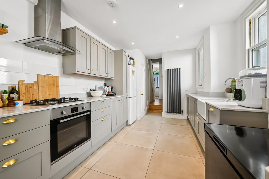 House Balfern Street in Greater London