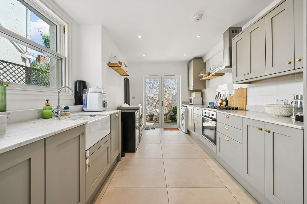 House Balfern Street in Greater London