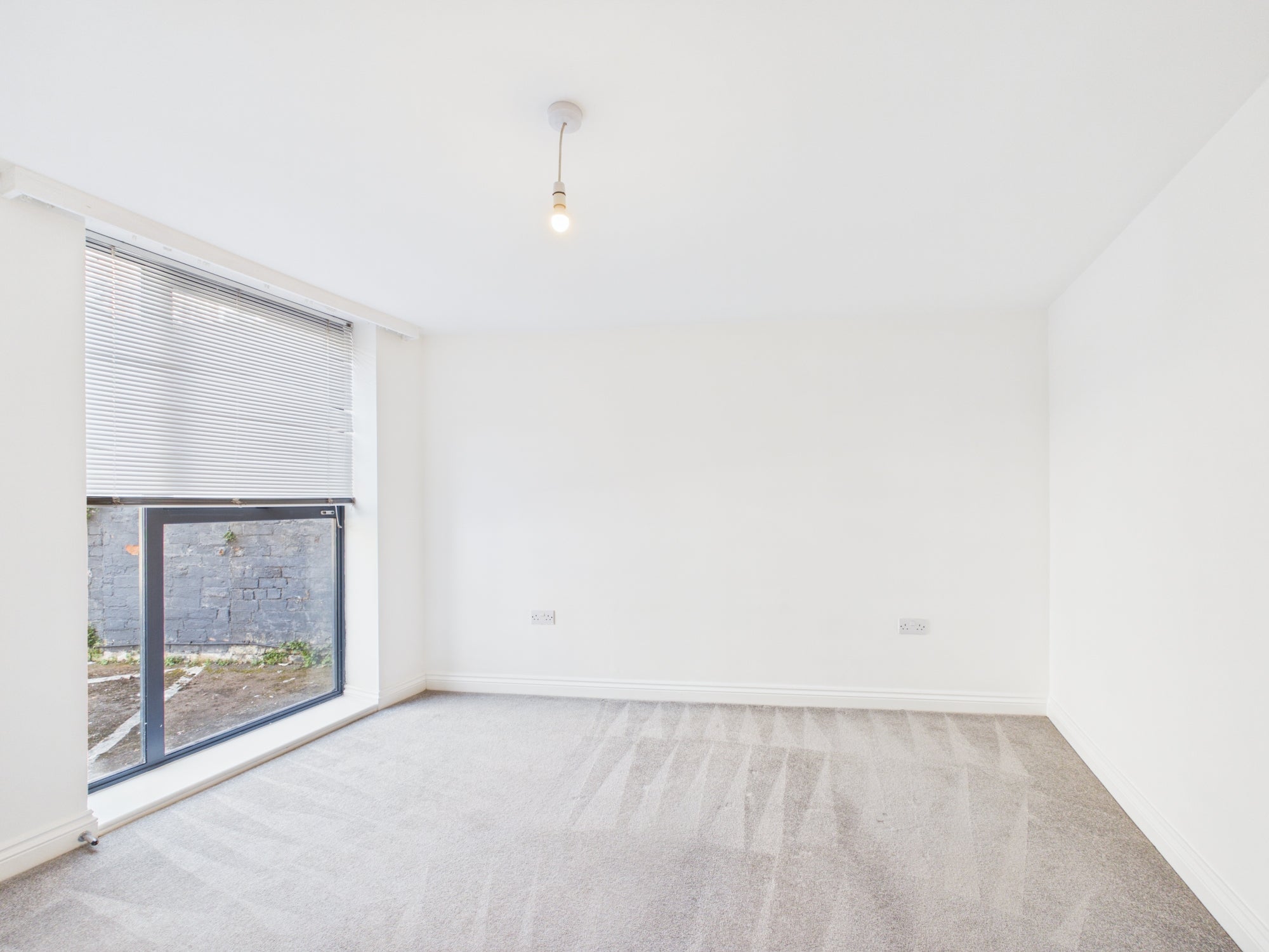 Flat Warwick Place in Cheltenham