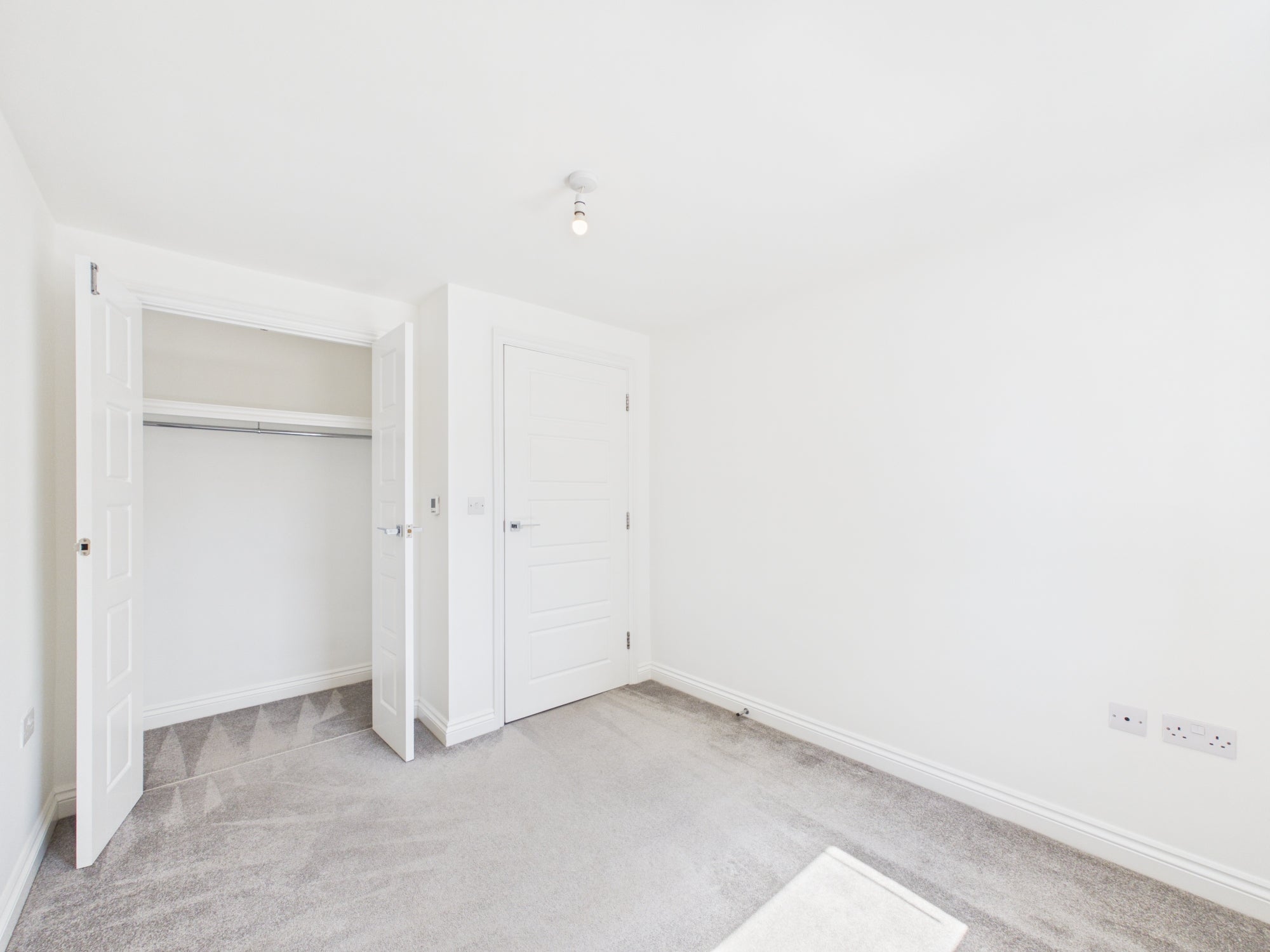Flat Warwick Place in Cheltenham